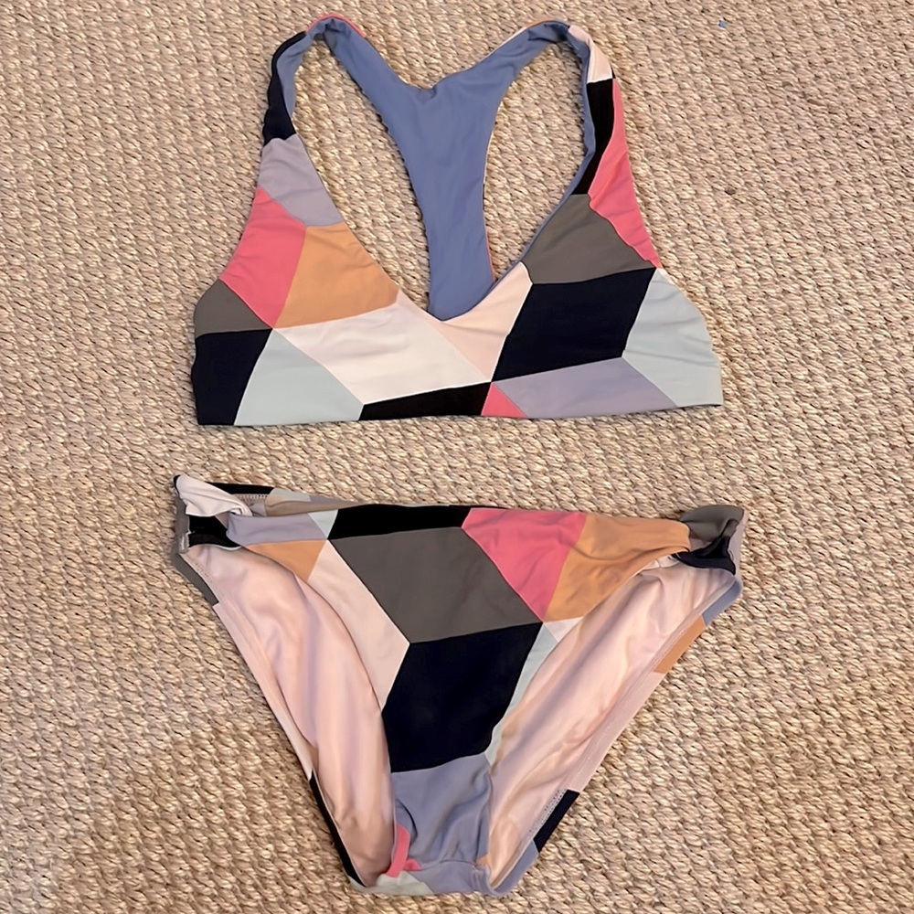 CARVE DESIGNS Geometric print 2 PIECE BIKINI SET SIZE SMALL